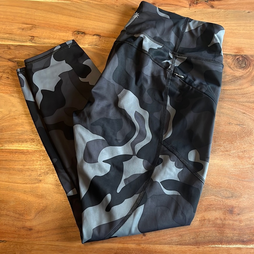 Camo Athleta 7/8 Contender Legging